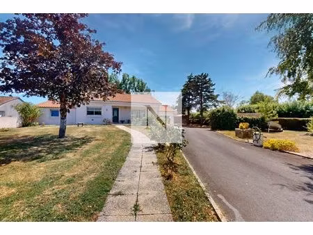 maison de plain-pied 116 67 m² sur terrain de 2 560 m²