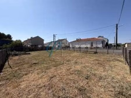 vente terrain à saint-pierre-montlimart (49110) : à vendre / saint-pierre-montlimart