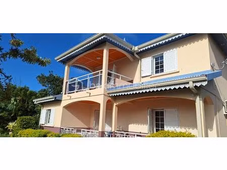 maison de 132 m² à bras-panon