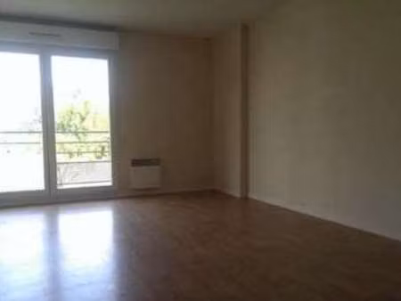 location appartement 2 pièces à couëron (44220) : à louer 2 pièces / 48m² couëron