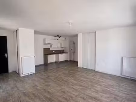 location appartement 3 pièces à couëron (44220) : à louer 3 pièces / 63m² couëron