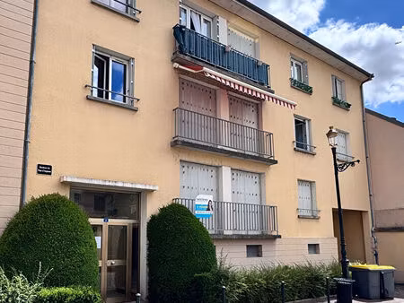 à étampes ? centre-ville ? appartement 3 pièces de 70 m² avec cave et grenier