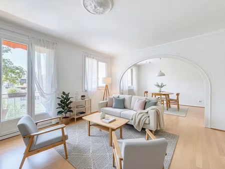 st-cyr-sur-loire - quartier de la mésangerie - t4 avec 2 chambres - stationnement - balcon