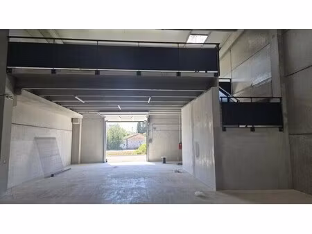 location entrepôt cuers 83390 281m²