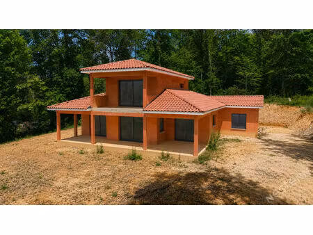 créez la maison de vos rêves dans un environnement calme et boisé à proximité de bergerac 