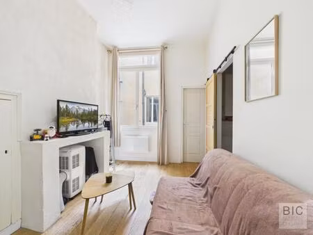 a vendre t1 bis meublé dans le quartier st pierre