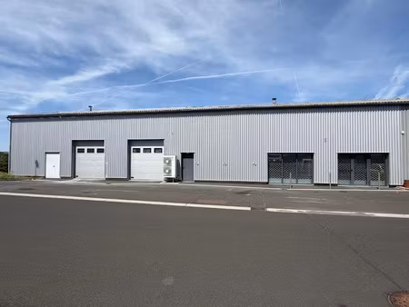 location locaux professionnels à saint-flour (15100)  1 822 €