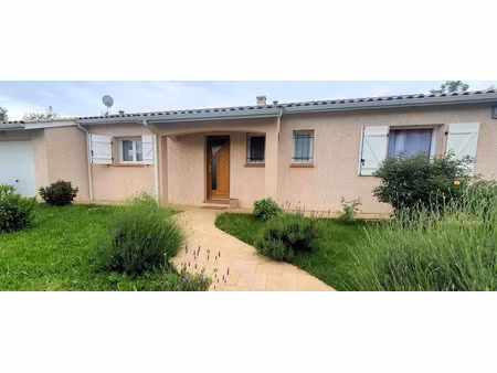 location meublée villa 5 pièces 107.9 m² à grenade (31330)  1 105 €