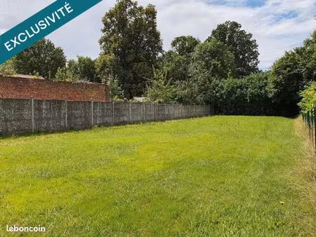 grand terrain 564m2