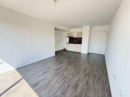 t2 avec terrasse et parking - st-barthélemy-d'anjou