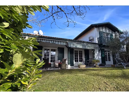 exclusivité - arbonne proche du bourg - villa basque 6 pièces