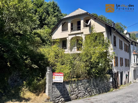grande maison avec garages et jardin