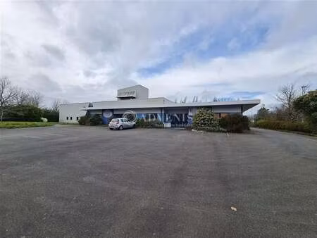 vente local d’activités plounevez moedec 22810 2612m²