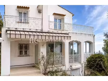 villa néo-provençale - vue mer - près de village la turbie