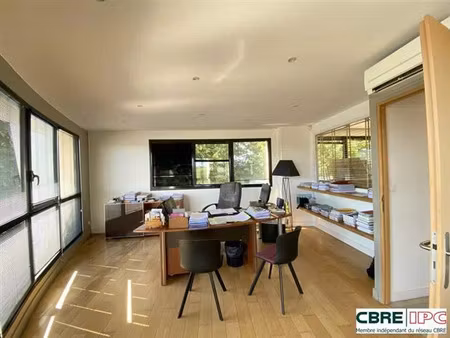 location bureau anglet 117 m²