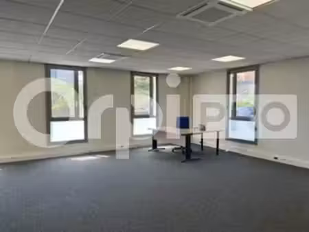 vente bureaux limas 69400 92m²