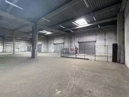 location local d’activités bruges 33520 1780m²