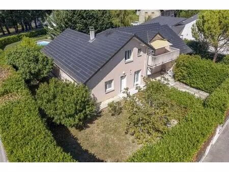 maison de 6 pièces de luxe en vente à challes-les-eaux  auvergne-rhône-alpes