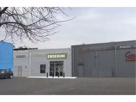 location commerce chambery 281 m²