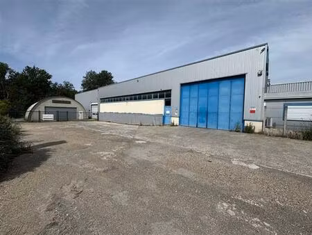 vente local d'activités presles 1 850 m²