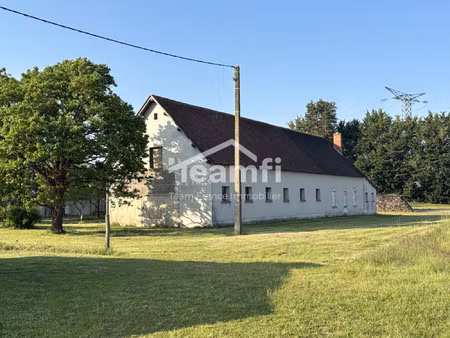 corps de ferme sur 4 ha pour projet professionnel