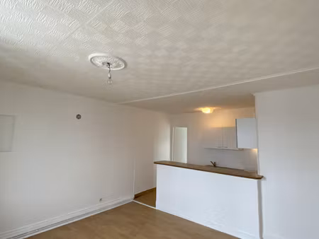appartement f3 de 54 m2 situe au deuxième étage