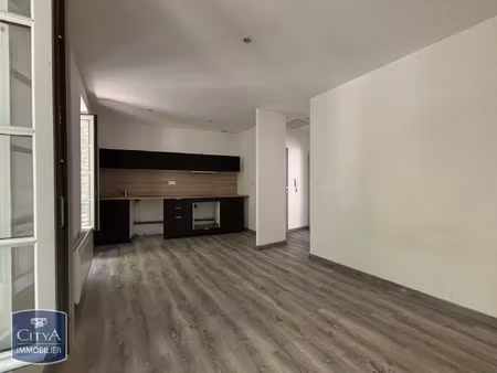appartement à louer 2 pièces 30.02 m² - marignane (13) - 676€