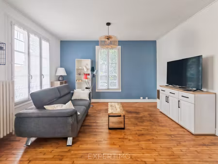 maison de caractère rénovée avec jardin  véranda et garage