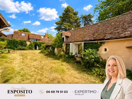 ensemble immobilier plein de charme avec maison principale  maison d'amis  dépendances et 