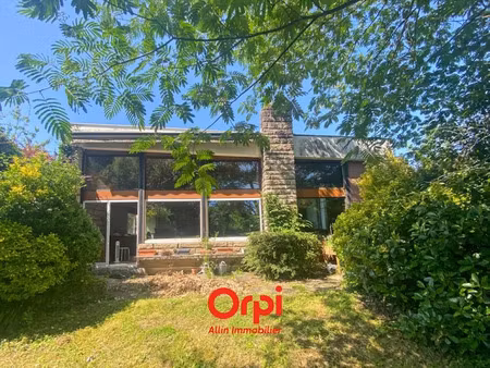 vente maison 4 pièces 150 m² à commentry (03600)  131 000 €