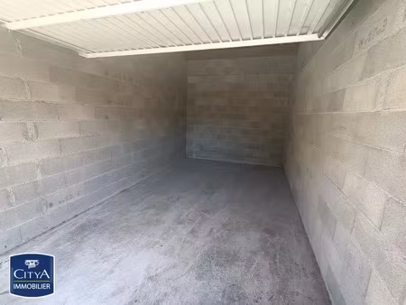 parking à louer 12 m² - martigues (13) - 120€