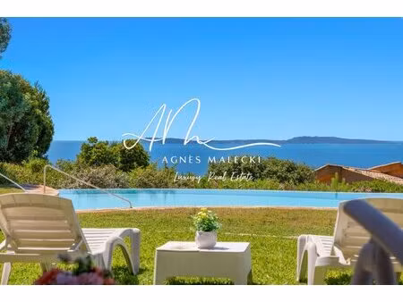 tres belle vue sur la mer pour cette villa d architecte proche des plages