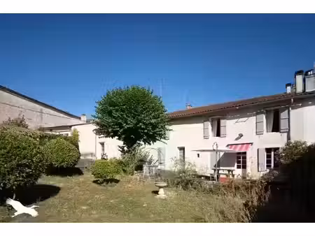 vente maison 4 pièces 120 m² à jonzac (17500)  169 087 €