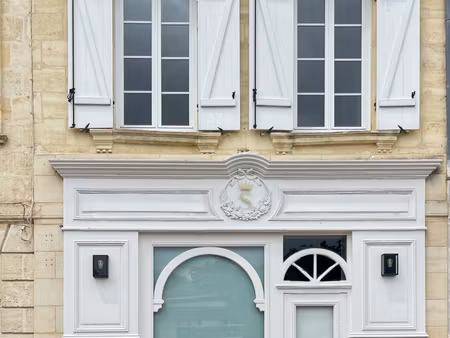 a vendre au centre de la brede double affectation : local commercial et habitation