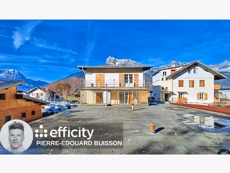 immeuble 12 pièces - 671 m²