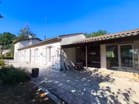 vente maison 5 pièces 184 m² à montguyon (17270)  176 714 €