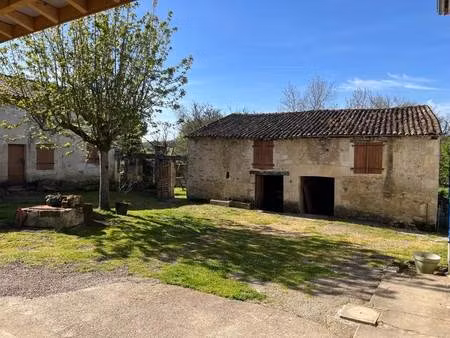 vente maison 5 pièces 160 m² linars (16730)