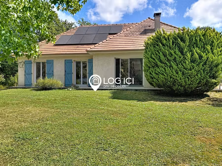 maison de plain-pied de 114 m2 avec grand séjour et 4 chambr