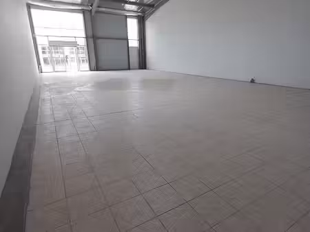 location commerce auch 32000 193m² à 253m²