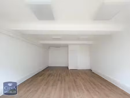 location local commercial coutras 33230