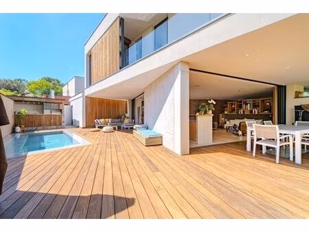 adresse d'exception à castelnau-le-lez villa contemporaine de