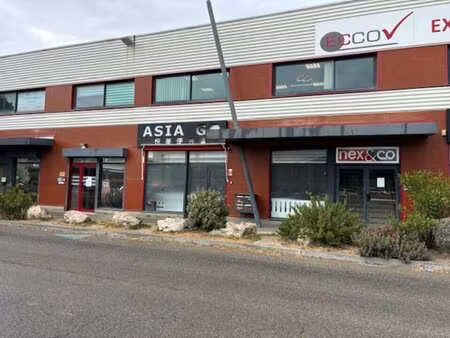 location local professionnel 190m² avignon 84000