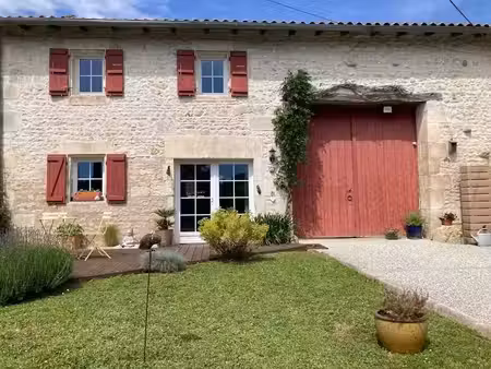 vente maison 5 pièces 136 m² à ecoyeux (17770)  234 000 €