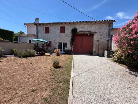 vente maison 5 pièces 136 m² à ecoyeux (17770)  239 625 €