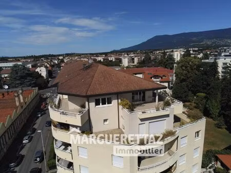 attique vue panoramique au calme proche gare et tram
