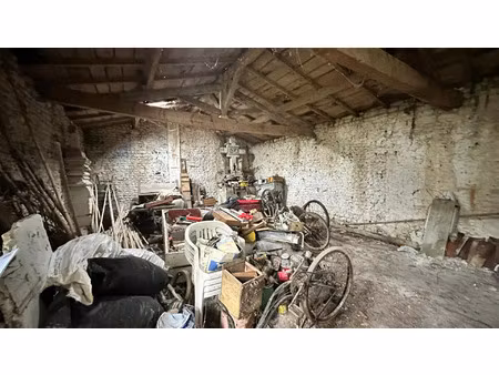 vente immeuble 70 m² pons (17800)