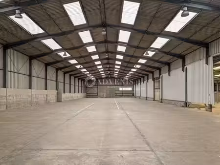 location entrepôt meillac 35270 3350m²
