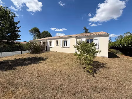 vente maison 5 pièces 110.37 m² à saint-georges-des-coteaux (17810)  265 000 €