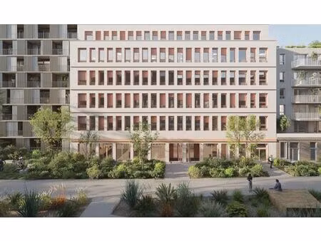 location local professionnel 3 407m²