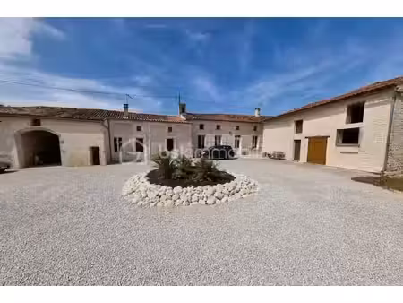 vente maison 8 pièces 188 m² à matha (17160)  283 500 €
